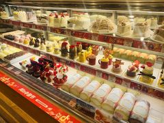面包甜点陈列柜-西村叔叔的店·面包·甜品·蛋糕(崂山丽达店)