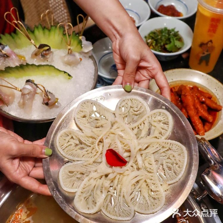 救命呀！到底是什么神仙火锅？