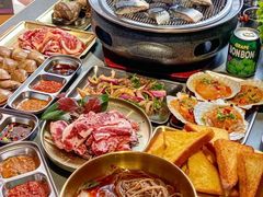 -围炉肉舍•炭烤活鳗•丹东海鲜烤肉(步行街店)