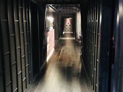 幽静走廊灯光雅致-LANN I 蘭 泰式古法按摩(徐家汇城开YOYO店)