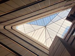 -上海虹桥中心爱琴海亚朵S酒店