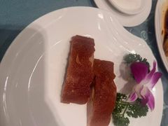 鸿运脆皮乳猪-北园酒家(小北路店)