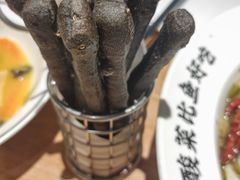 蘸汤吃的黑油条-太二酸菜鱼(财富购物中心店)