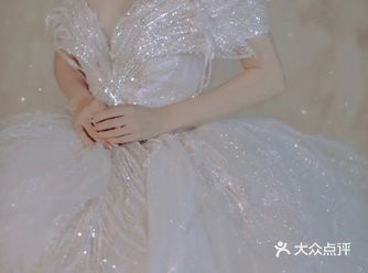 火爆2021的一字肩婚纱!