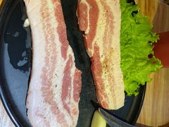 烤招牌厚切鲜猪五花-小米烤肉-泥炉炭烤(常营店)