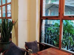 靠窗位-VESH COFFEE(定西路店)