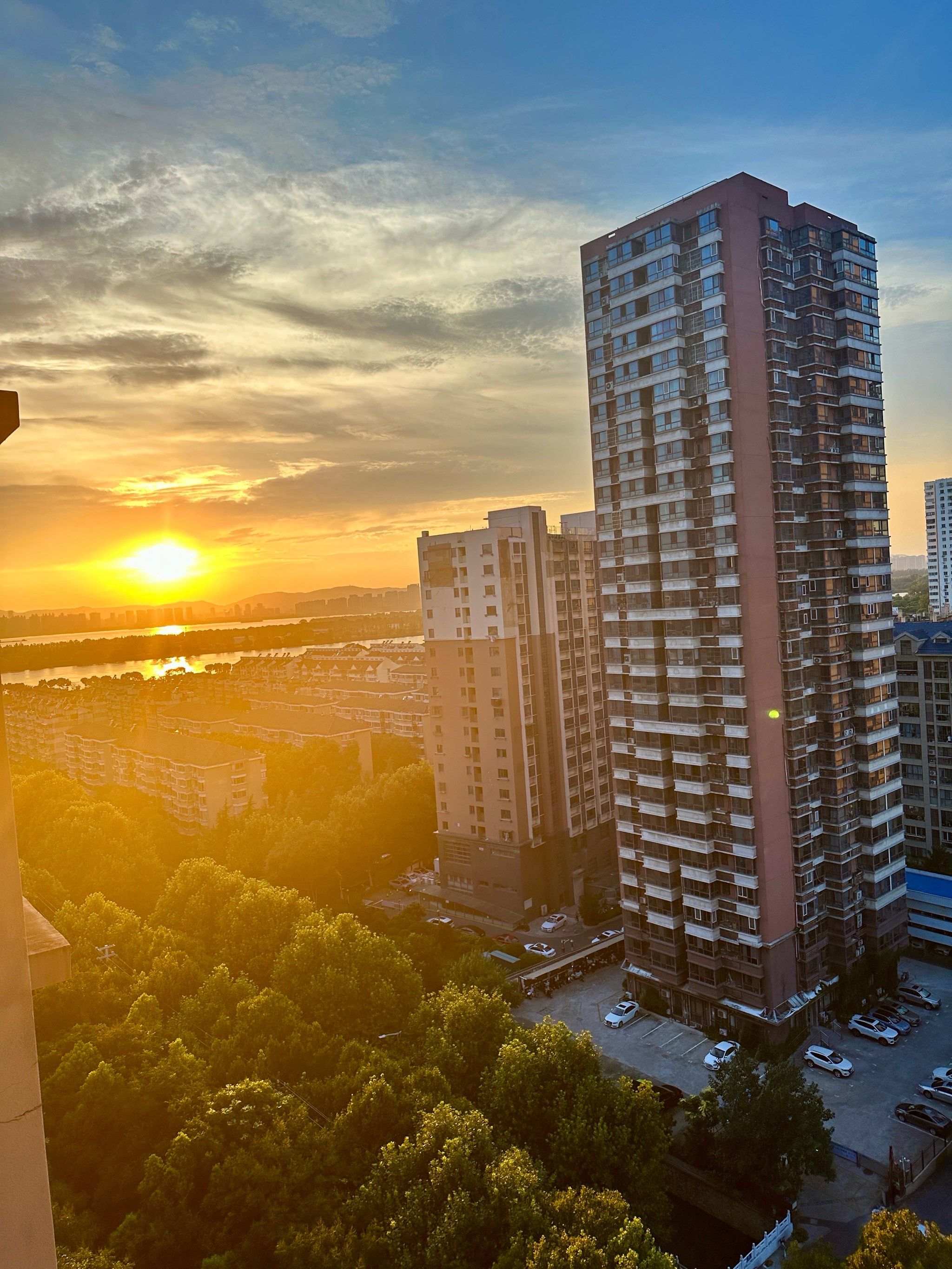 今天的窗外风景特别美