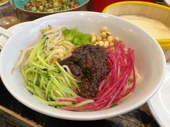 老北京炸酱面-吴记百姓菜馆·北京菜·烤鸭(故宫店)
