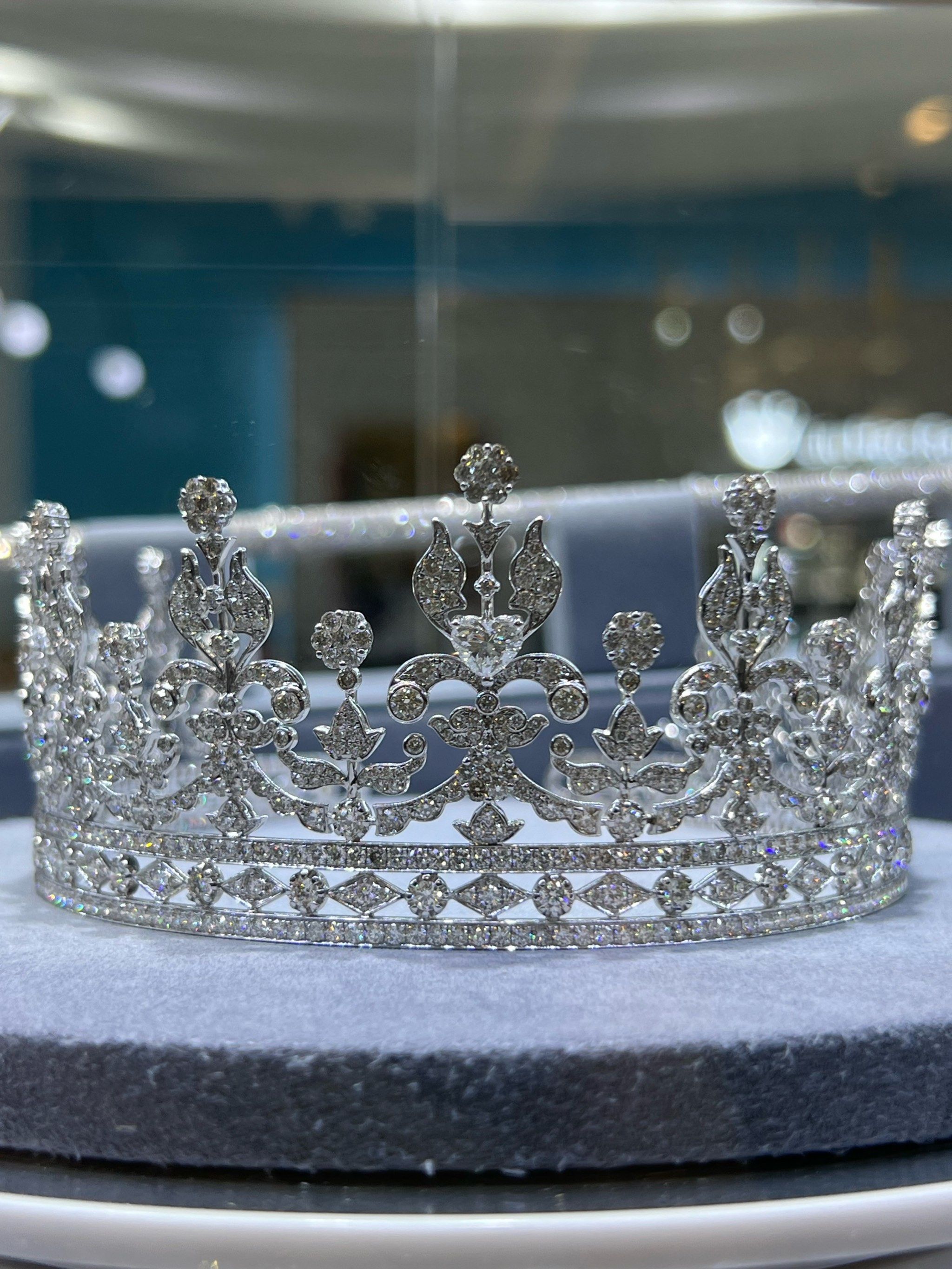 欲戴皇冠必承其重