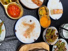 -何妹湿辣牛肉·粤式烧烤砂煲(桂雅路店)