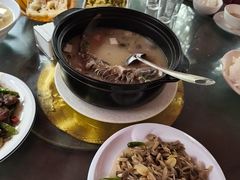 -土砂锅生态山庄·非遗砂锅雅鱼