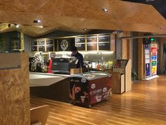-新华里咖啡书吧(新华书店小寨店)