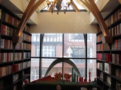 -钟书阁(松江泰晤士小镇店)