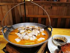 -老滇山寨•云南特色菜•地方菜•民族风情歌舞表演(金碧店)