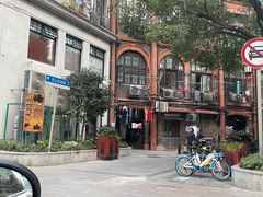 -梅记大块头爆鱼店(乍浦路店)