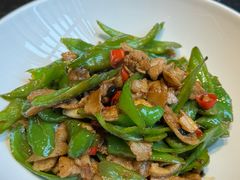 -鱼鲜饭香·招牌汽锅剁椒鱼头王