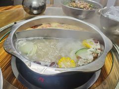 -周良天山牛杂城(天山路总店)