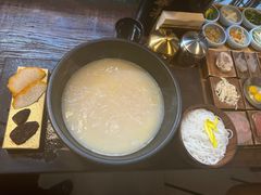 -银米·云南传统过桥米线(双廊黑金冠店)