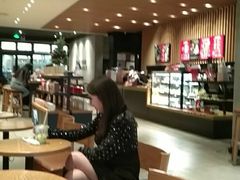 大堂-星巴克(广州百信广场东区店)