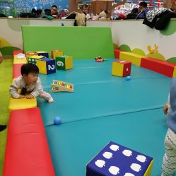 -莫莉幻想儿童乐园(郑州丹尼斯三天地店)