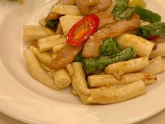 酸辣莲藕尖炒爽肉-利苑酒家(宜安广场店)