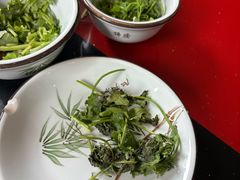 -南渝食府.墨脱石锅松茸鸡