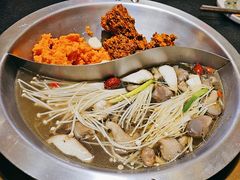 -沸炉重庆老火锅(军事博物馆店)