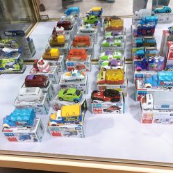 -逝水玩具折扣店
