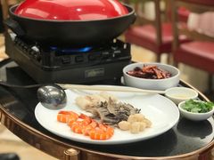 海鲜毛血旺-品海楼·大连海胆锅贴馆(东港店)