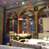 看环境，应该是喝咖啡的地吧，实际上是一个烫火锅的地儿