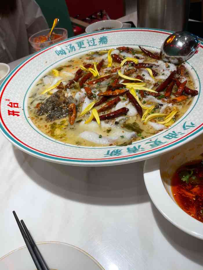 开台酸菜鱼(保利水城店"在保利4楼,在永旺正上方,一排都是饮食店.