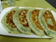 韭菜盒子2元一个-李氏八大件老菜馆(万宝街店)