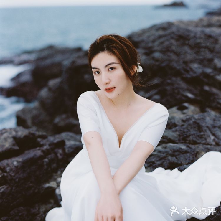 拍婚纱照要不要露纹身?评论区留下你的看法[调皮]