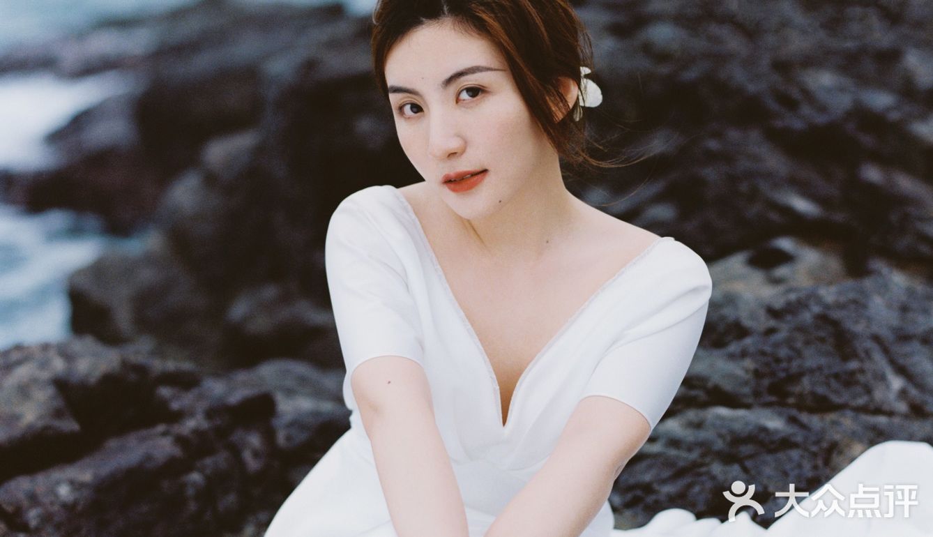 拍婚纱照要不要露纹身?评论区留下你的看法[调皮]