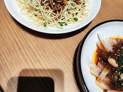 重庆小面-渝信川菜 · 川味家常菜(财富购物中心店)