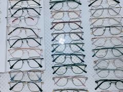 -宏宇眼镜蔡司依视路折扣店(兆佳眼镜城店)