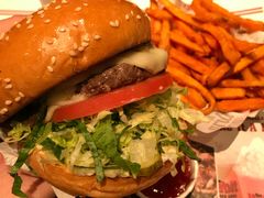 -The Habit Burger Grill 哈比特汉堡(复兴soho店)