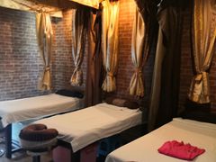 -莱蔻·圣灸堂·推拿艾灸(天山店)