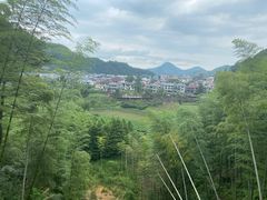 -安吉龙王山峡谷漂流