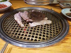 猪颈肉-唯成•韩国炭火烤肉 유성고기