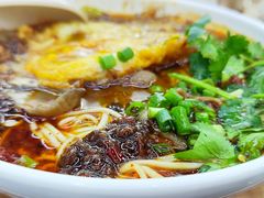特色肥肠面-耙豌豆重庆小面