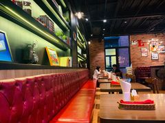 -拉亚汉堡经典餐厅(商城路店)