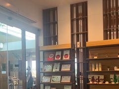 -Chom Cafe and Restaurant
