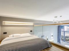 -恩索·美筑高空江景酒店(重庆解放碑步行街店)