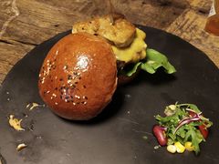 -HIGH FIVE哈福手工汉堡(桂林路店)