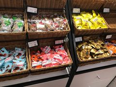 零售区-来伊份(香积寺路店)