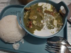 綠咖哩雞扒飯-金捞茶餐室(祐汉兴隆楼店)