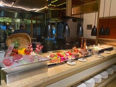 -大中华希尔顿酒店-念自助餐·嗨啤·小龙虾
