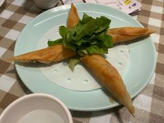-新大咀港式茶餐厅(宝山万达店)