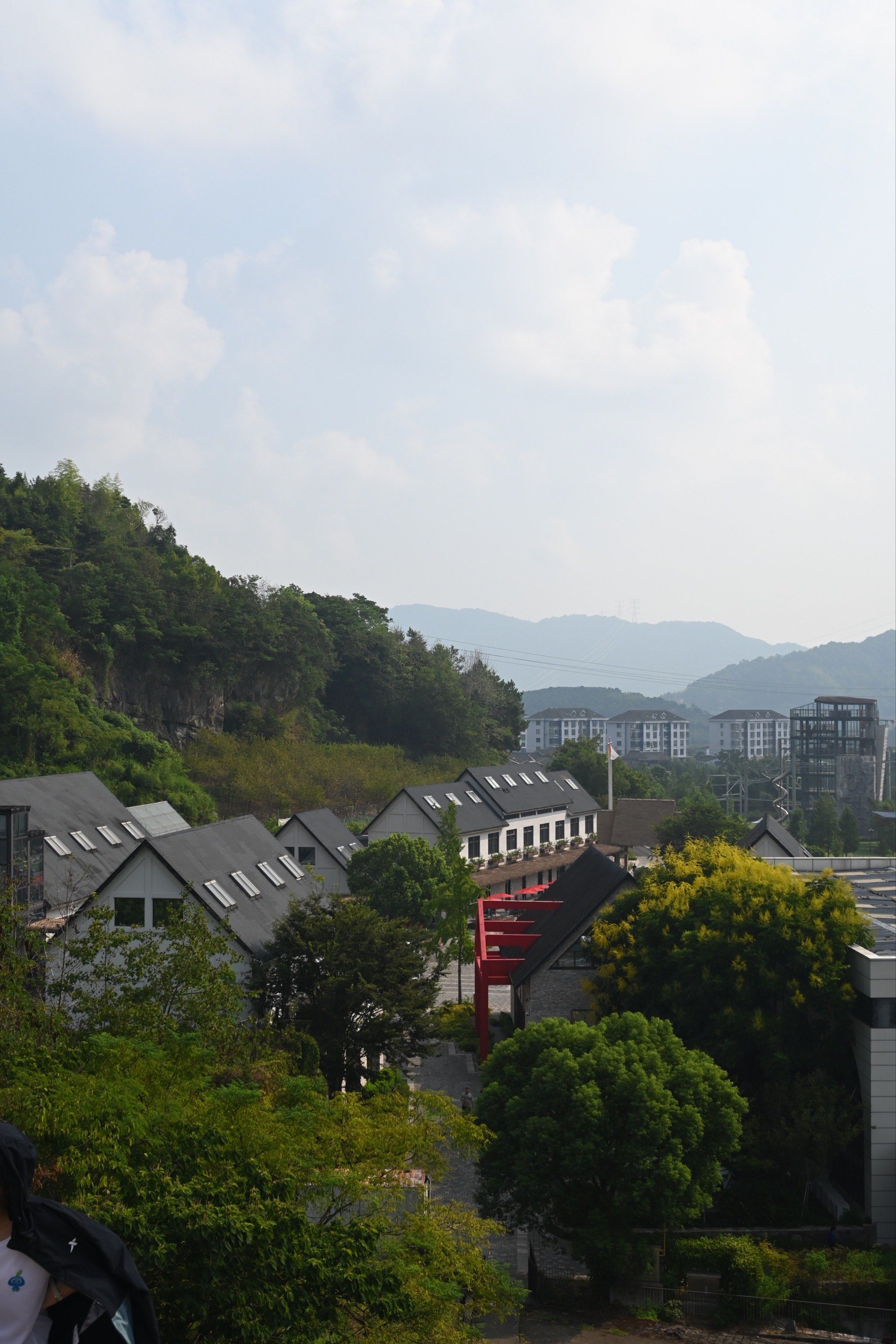半山伴水度假村